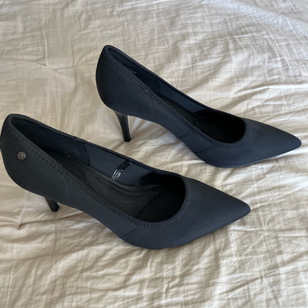 Black Simply Vera Vera Wang heels. Size womens 9.5